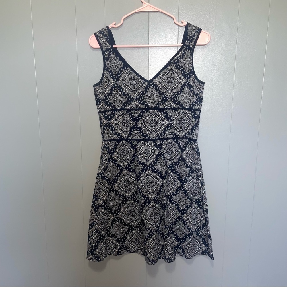 Ann Taylor Loft Vintage Navy Blue and White Bandana Print Sleeveless Dress Sz 4 - Picture 6 of 7